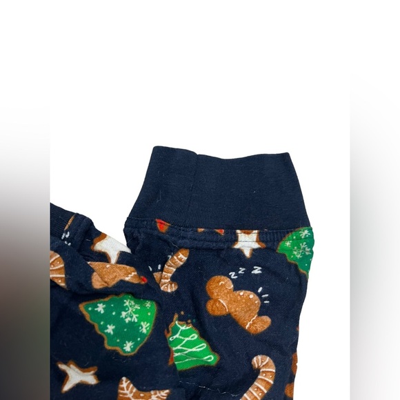Old Navy Christmas gingerbread pajama pants, medium - Picture 4 of 5